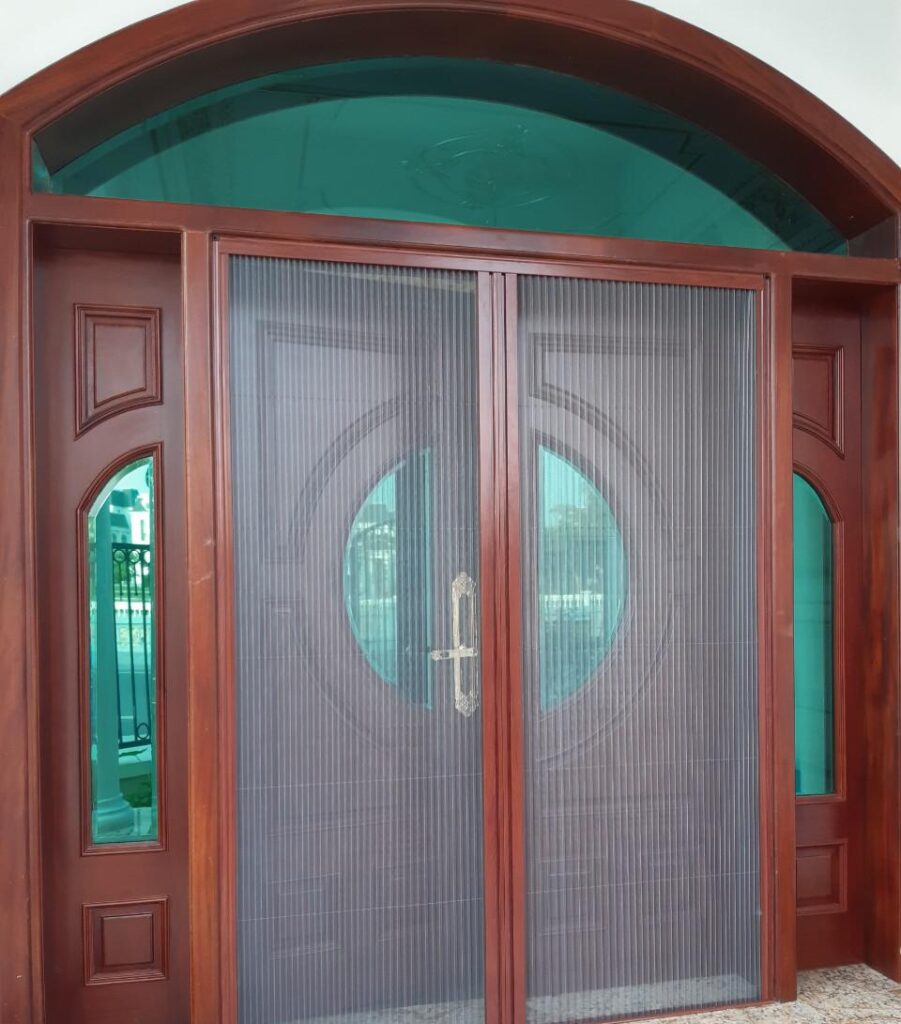 cửa chống muỗi vân gỗ